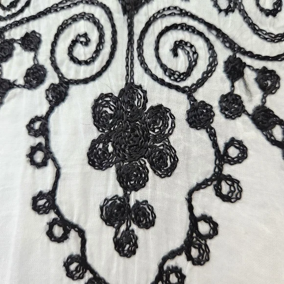 Ingear Resort White and Black Embroidered Top - Picture 7 of 13